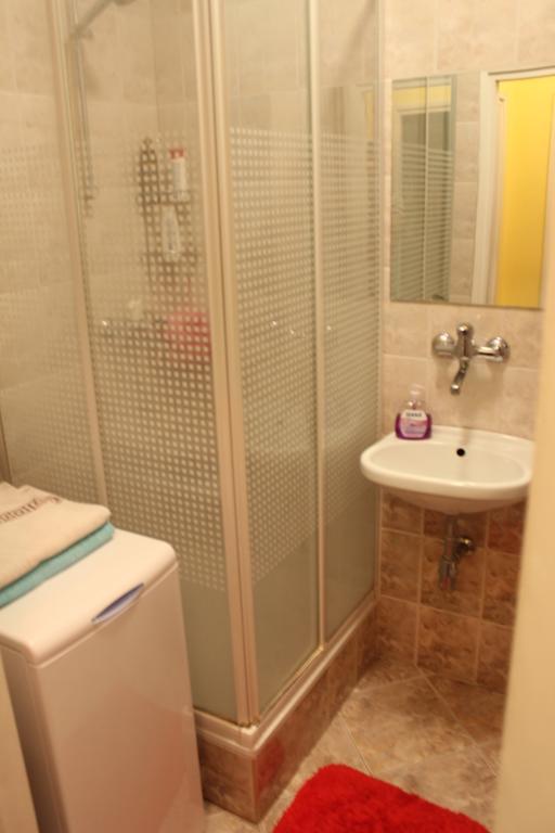 Pokoje Na Chmielnej 2 Hostel Varşovia Cameră foto
