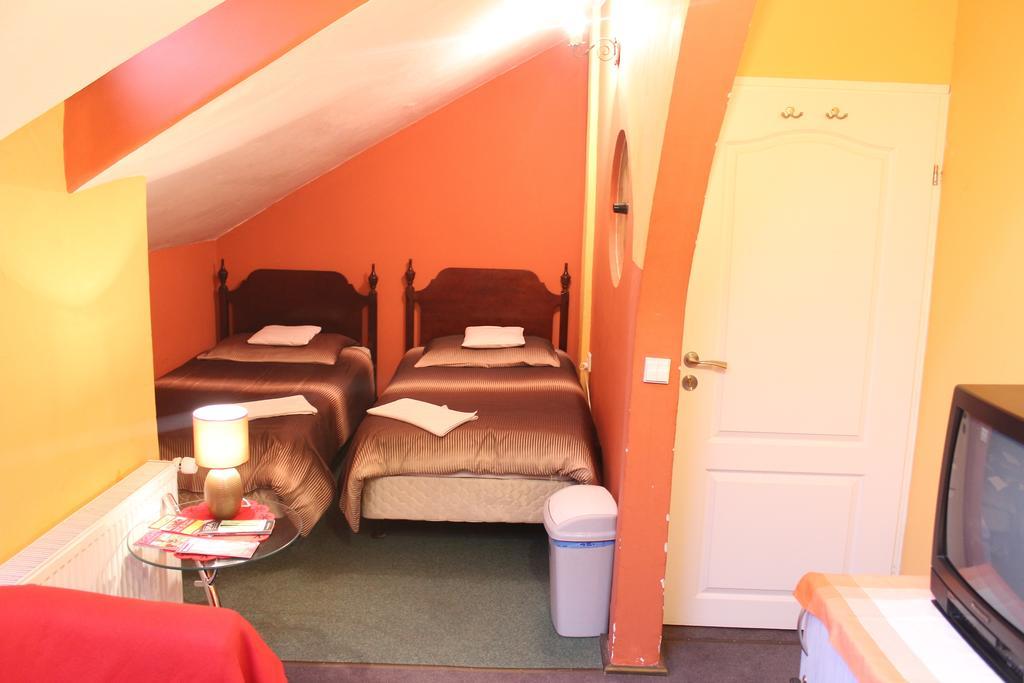 Pokoje Na Chmielnej 2 Hostel Varşovia Cameră foto