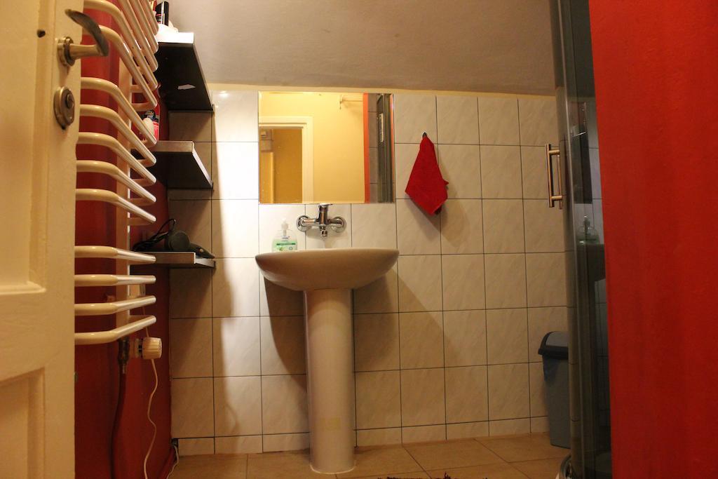 Pokoje Na Chmielnej 2 Hostel Varşovia Exterior foto